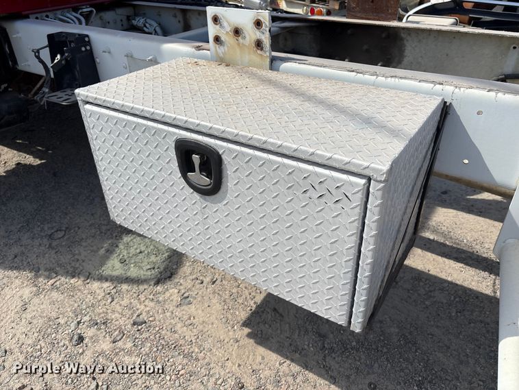 image for item ET8535 2015 Kenworth T370 truck cab and chassis