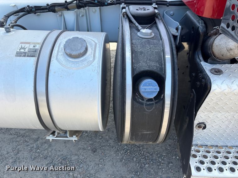 image for item ET8535 2015 Kenworth T370 truck cab and chassis