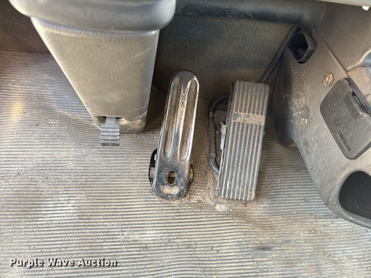 image for item ET8535 2015 Kenworth T370 truck cab and chassis