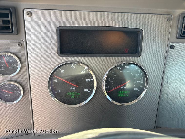 image for item ET8535 2015 Kenworth T370 truck cab and chassis