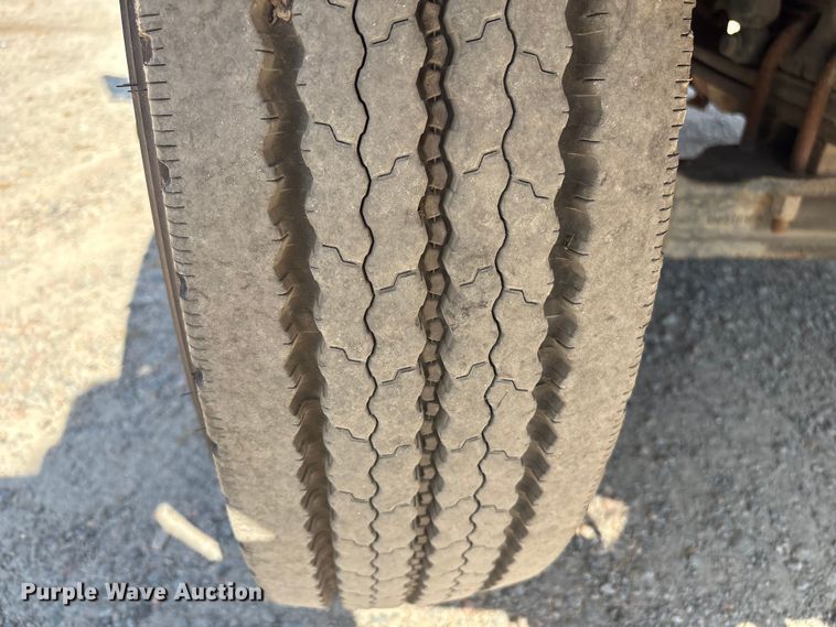 image for item ET8535 2015 Kenworth T370 truck cab and chassis