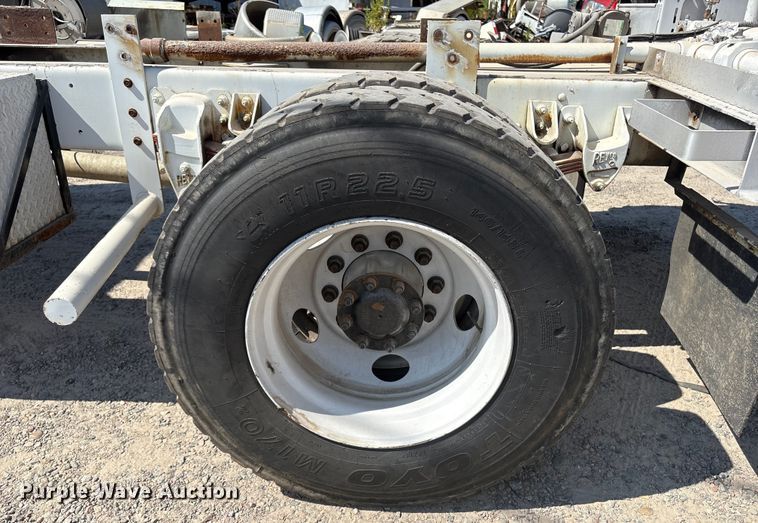 image for item ET8535 2015 Kenworth T370 truck cab and chassis