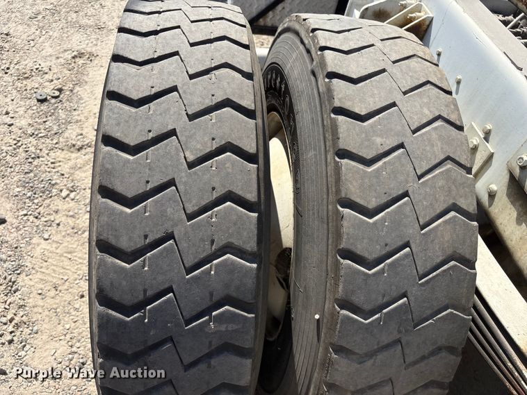 image for item ET8535 2015 Kenworth T370 truck cab and chassis