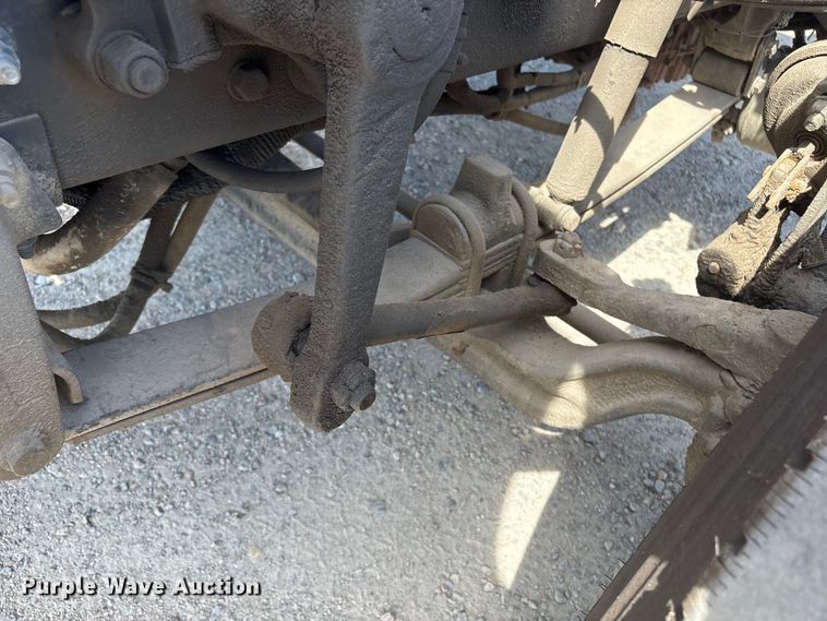 image for item ET8535 2015 Kenworth T370 truck cab and chassis