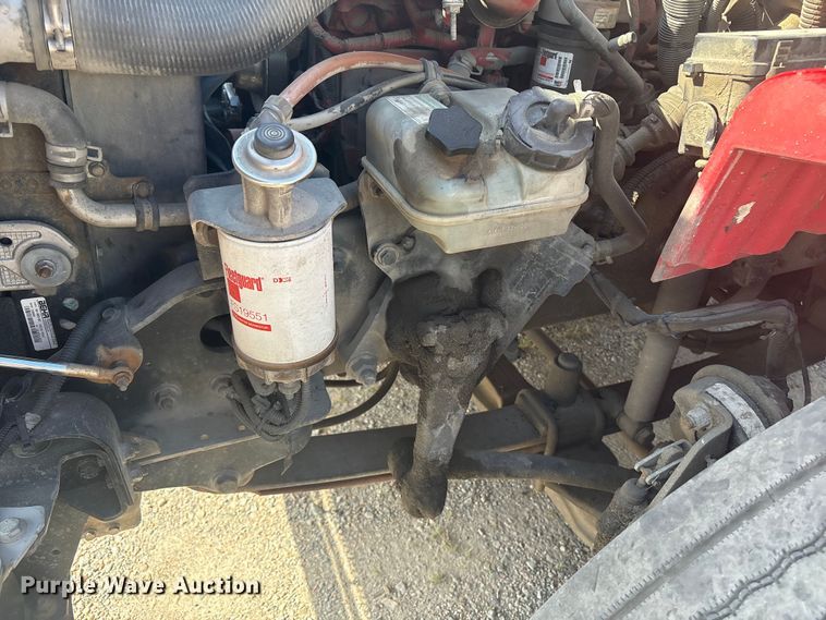 image for item ET8536 2015 Freightliner M2 truck cab and chassis