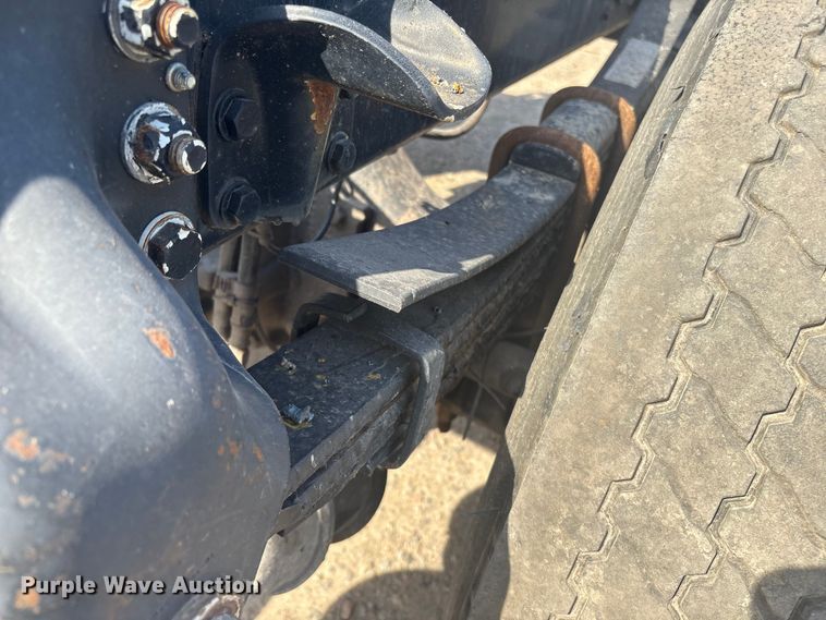 image for item ET8536 2015 Freightliner M2 truck cab and chassis