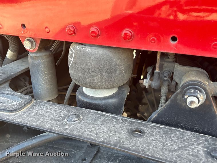 image for item ET8536 2015 Freightliner M2 truck cab and chassis