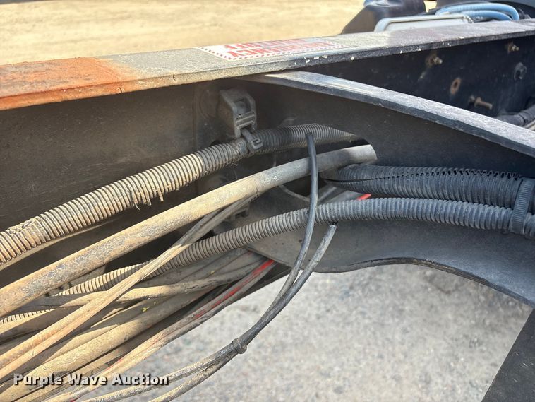 image for item ET8536 2015 Freightliner M2 truck cab and chassis