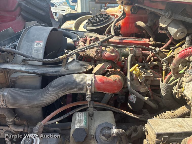 image for item ET8536 2015 Freightliner M2 truck cab and chassis