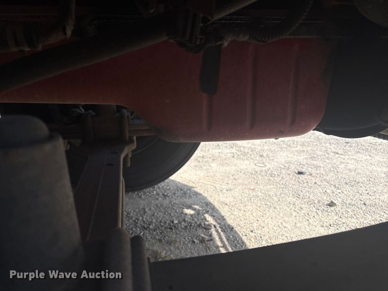 image for item ET8536 2015 Freightliner M2 truck cab and chassis