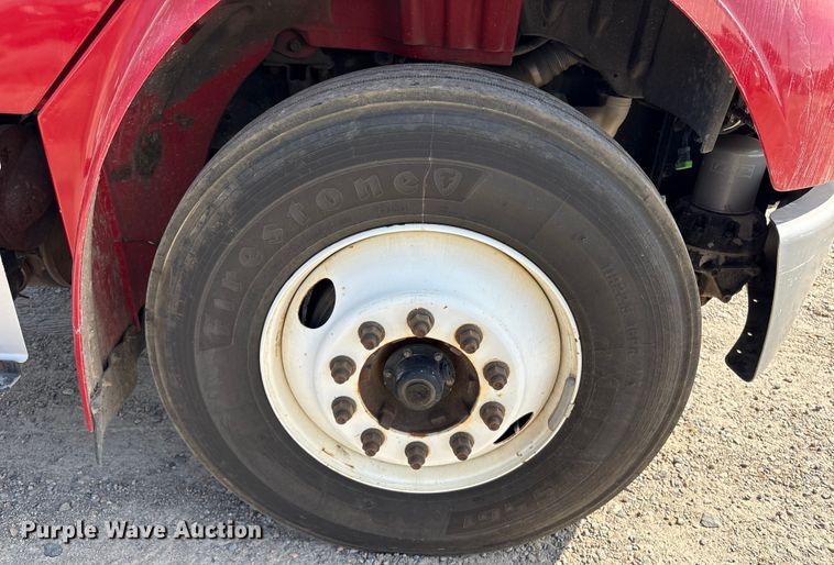 image for item ET8536 2015 Freightliner M2 truck cab and chassis