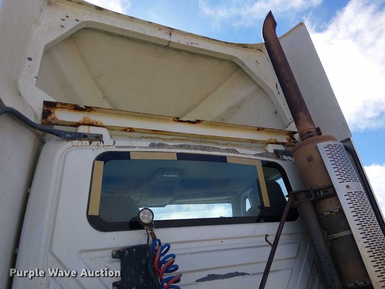 image for item EU2511 2011 International 8600 SBA semi truck