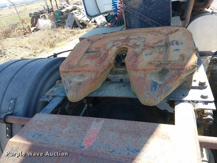 image for item EU2511 2011 International 8600 SBA semi truck