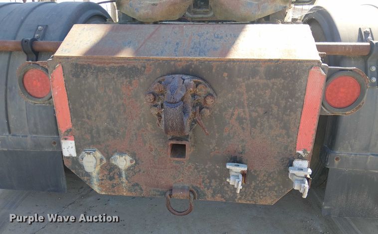 image for item EU2511 2011 International 8600 SBA semi truck