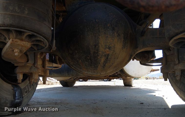 image for item EU2511 2011 International 8600 SBA semi truck