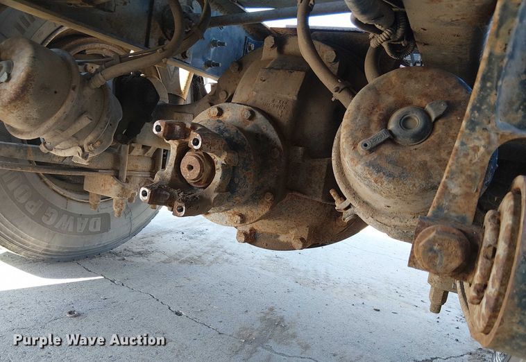 image for item EU2511 2011 International 8600 SBA semi truck