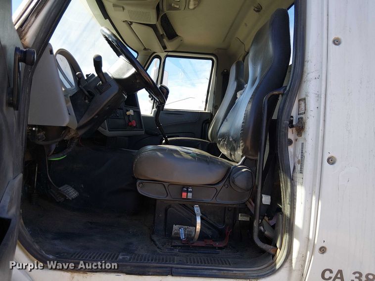 image for item EU2511 2011 International 8600 SBA semi truck