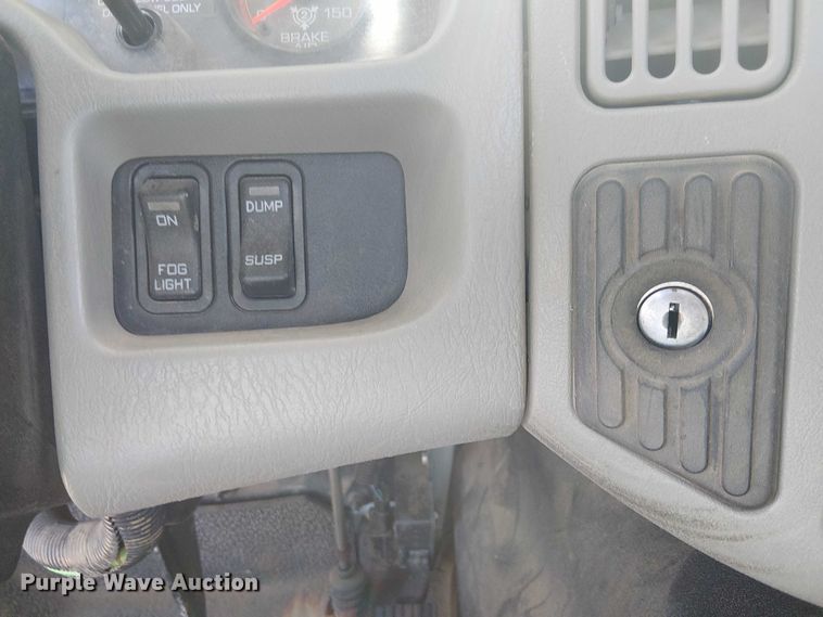 image for item EU2511 2011 International 8600 SBA semi truck