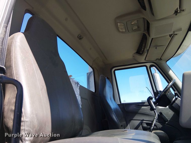 image for item EU2511 2011 International 8600 SBA semi truck