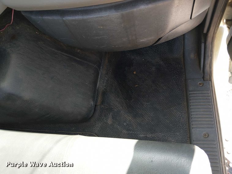 image for item EU2511 2011 International 8600 SBA semi truck