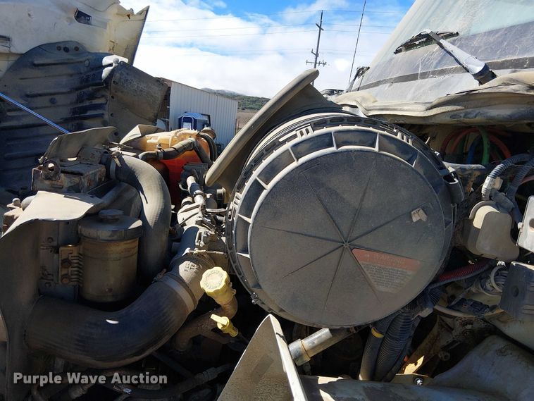 image for item EU2511 2011 International 8600 SBA semi truck