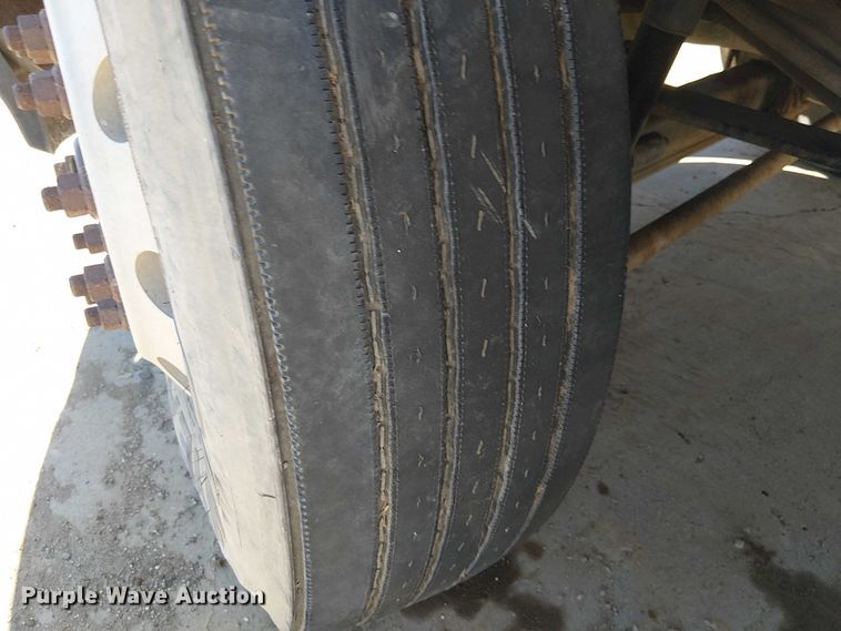 image for item EU2511 2011 International 8600 SBA semi truck