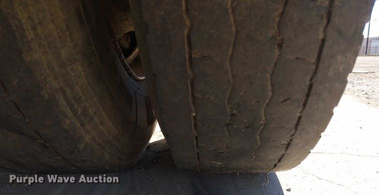 image for item EU2511 2011 International 8600 SBA semi truck