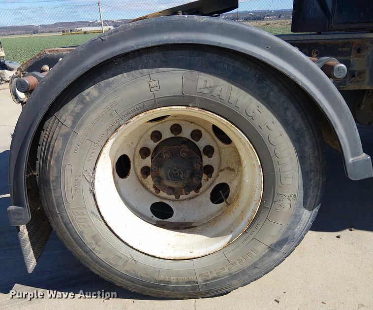 image for item EU2511 2011 International 8600 SBA semi truck