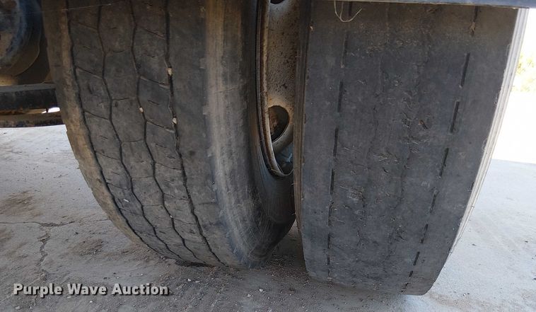 image for item EU2511 2011 International 8600 SBA semi truck