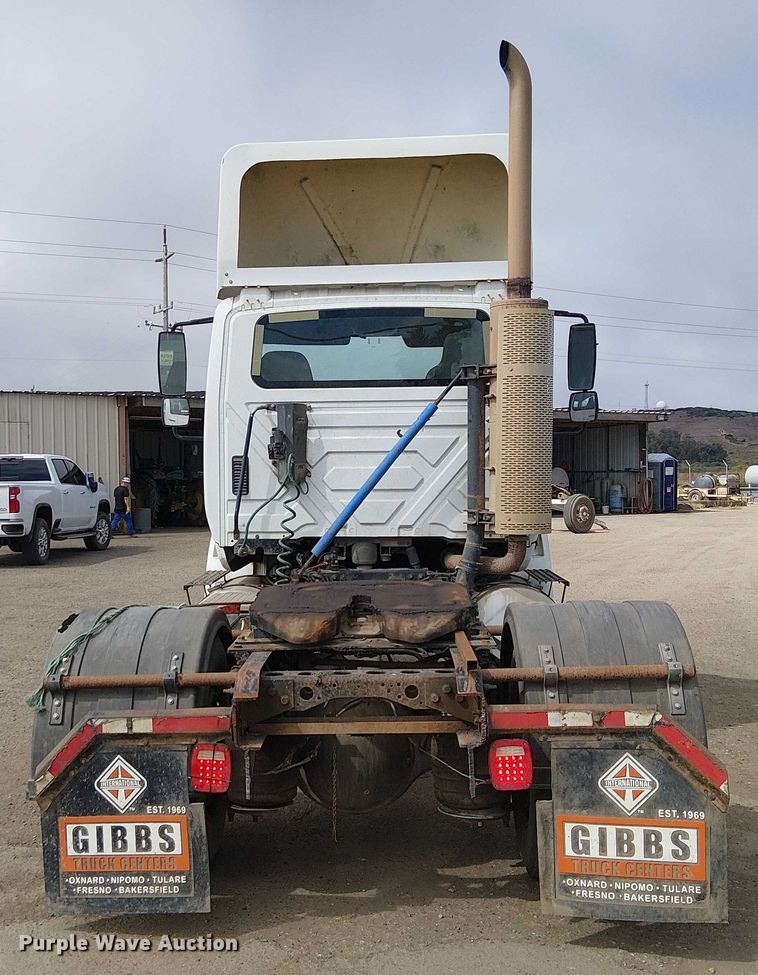 image for item EU2512 2013 International 8600 SBA semi truck