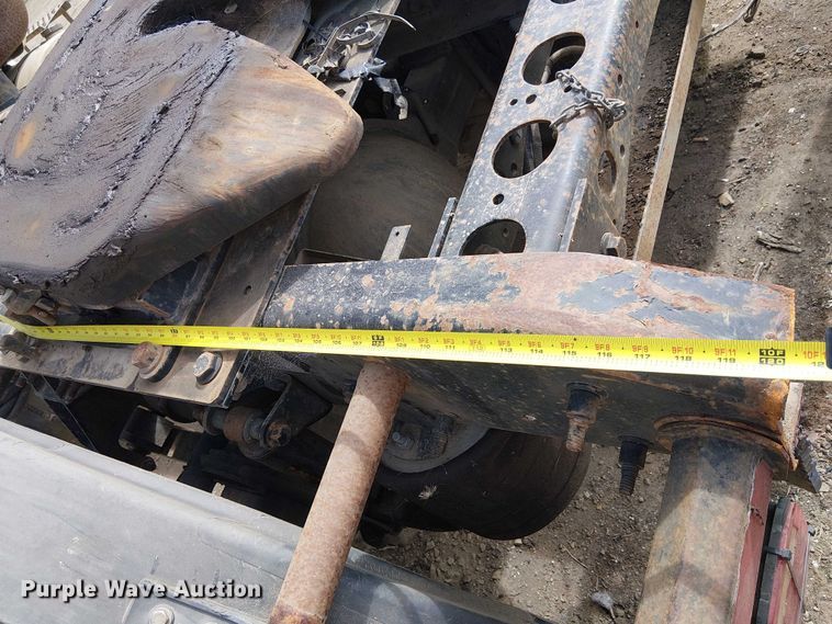 image for item EU2512 2013 International 8600 SBA semi truck