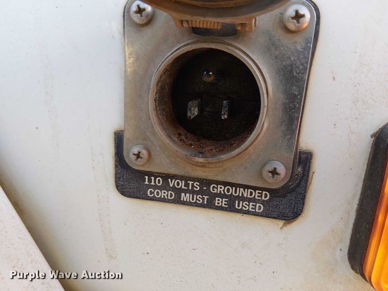 image for item EU2512 2013 International 8600 SBA semi truck