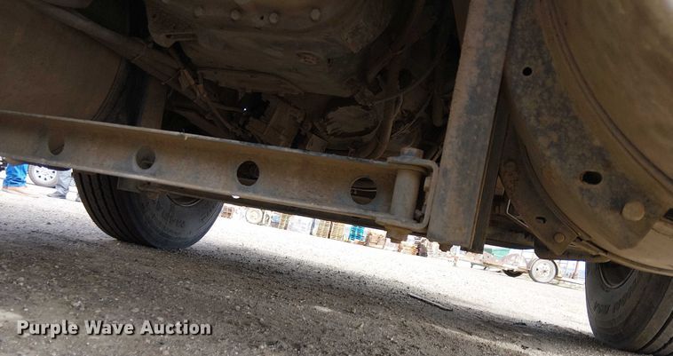 image for item EU2512 2013 International 8600 SBA semi truck