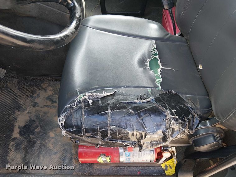 image for item EU2512 2013 International 8600 SBA semi truck