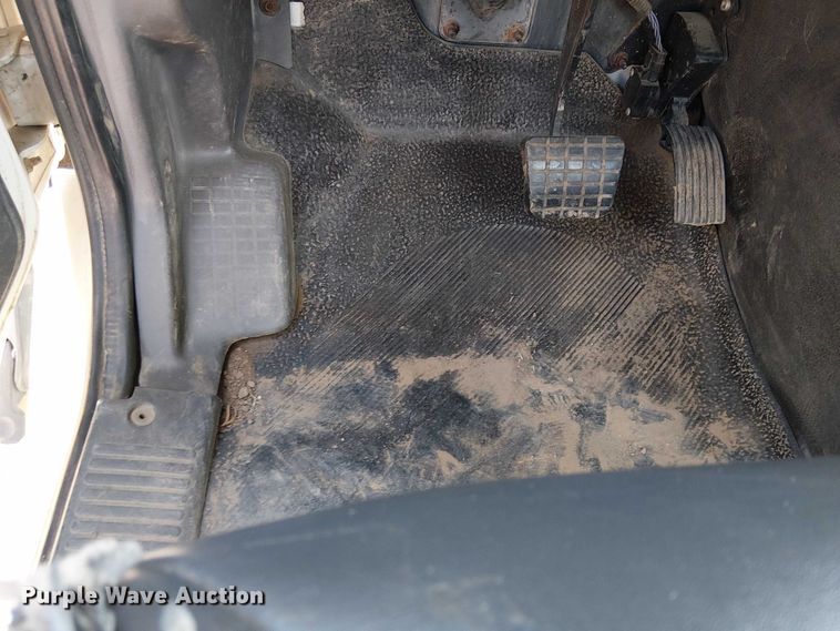 image for item EU2512 2013 International 8600 SBA semi truck