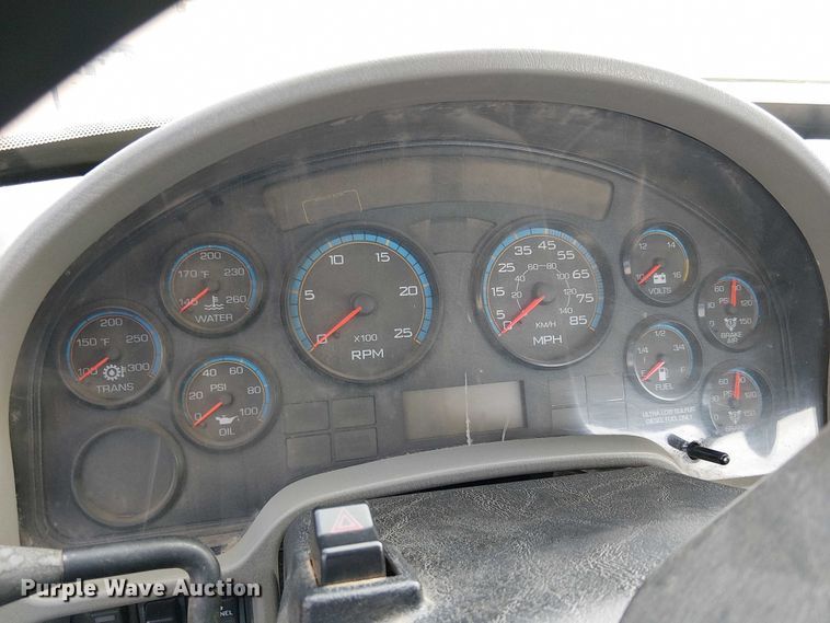 image for item EU2512 2013 International 8600 SBA semi truck