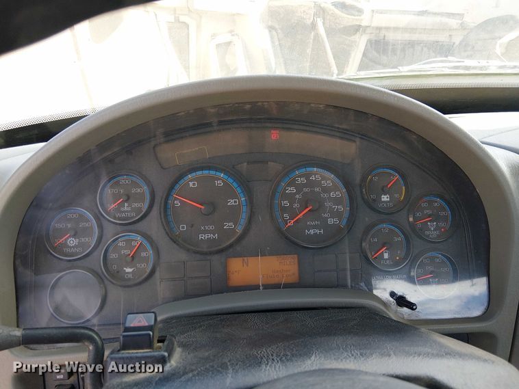 image for item EU2512 2013 International 8600 SBA semi truck