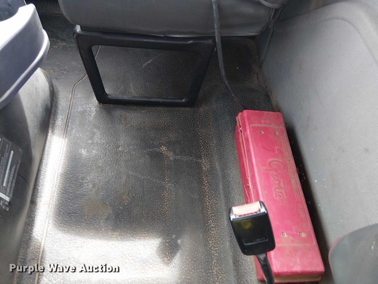 image for item EU2512 2013 International 8600 SBA semi truck