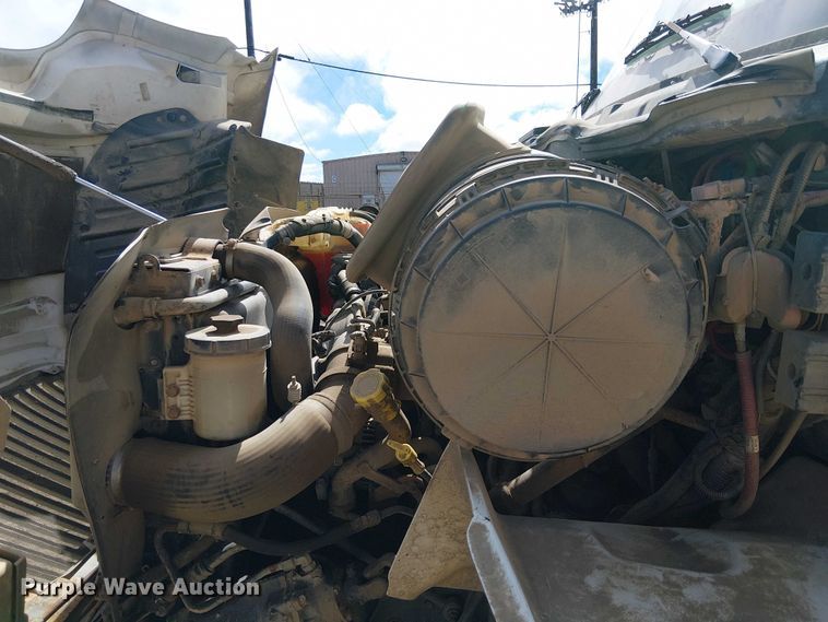 image for item EU2512 2013 International 8600 SBA semi truck