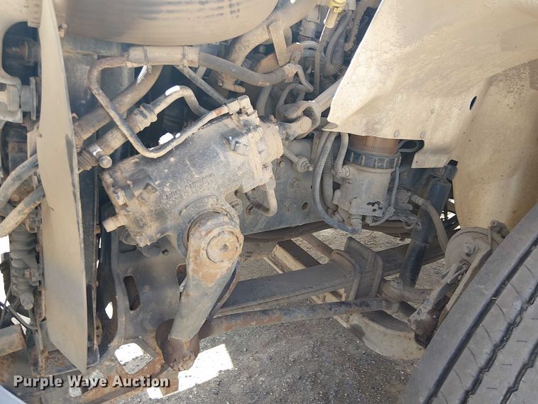 image for item EU2512 2013 International 8600 SBA semi truck