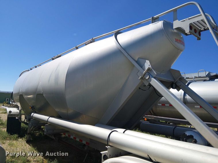 image for item EU2531 2014 Vantage Trailers pneumatic dry bulk trailer