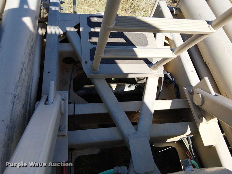 image for item EU2531 2014 Vantage Trailers pneumatic dry bulk trailer