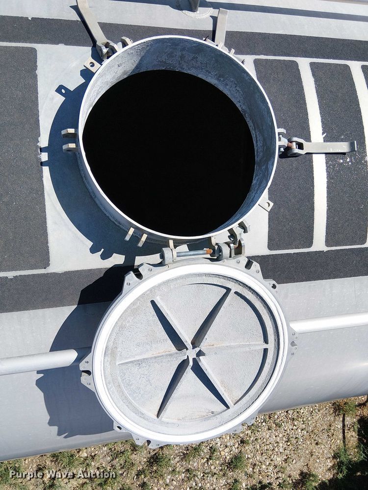 image for item EU2531 2014 Vantage Trailers pneumatic dry bulk trailer