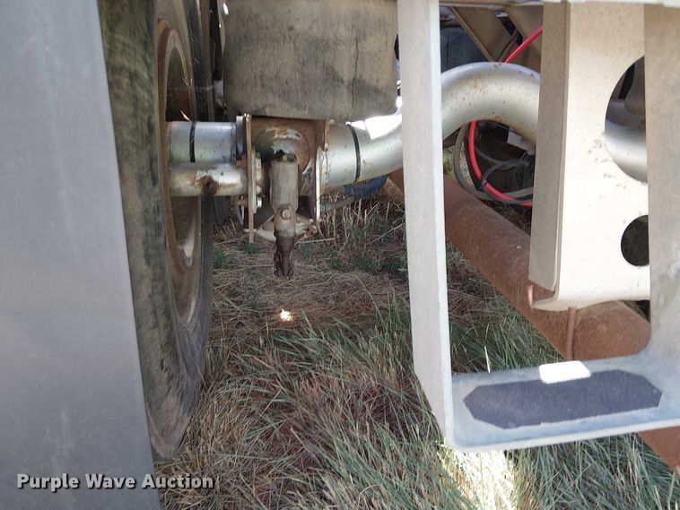 image for item EU2531 2014 Vantage Trailers pneumatic dry bulk trailer