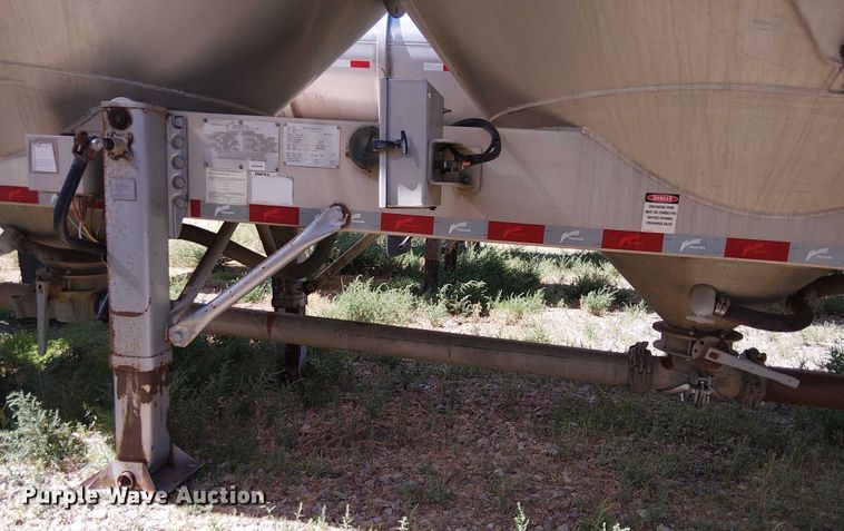 image for item EU2531 2014 Vantage Trailers pneumatic dry bulk trailer