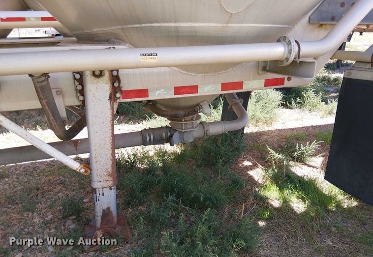 image for item EU2531 2014 Vantage Trailers pneumatic dry bulk trailer