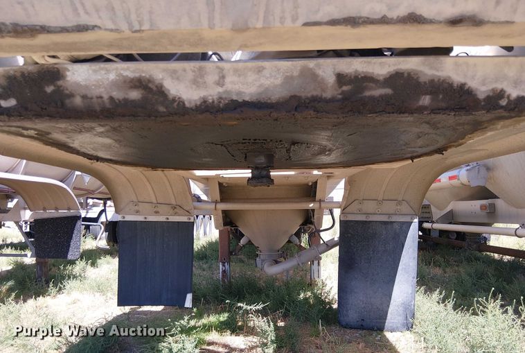 image for item EU2531 2014 Vantage Trailers pneumatic dry bulk trailer