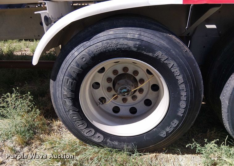 image for item EU2531 2014 Vantage Trailers pneumatic dry bulk trailer