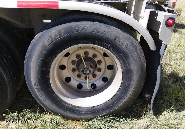 image for item EU2531 2014 Vantage Trailers pneumatic dry bulk trailer