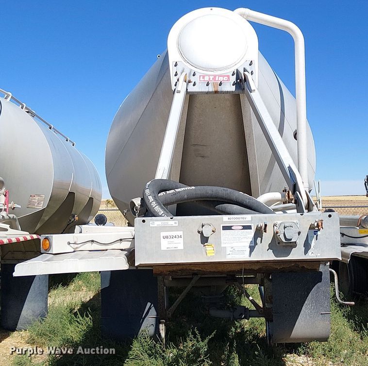 image for item EU2552 2013 LBT Inc HABHA2 pneumatic dry bulk trailer